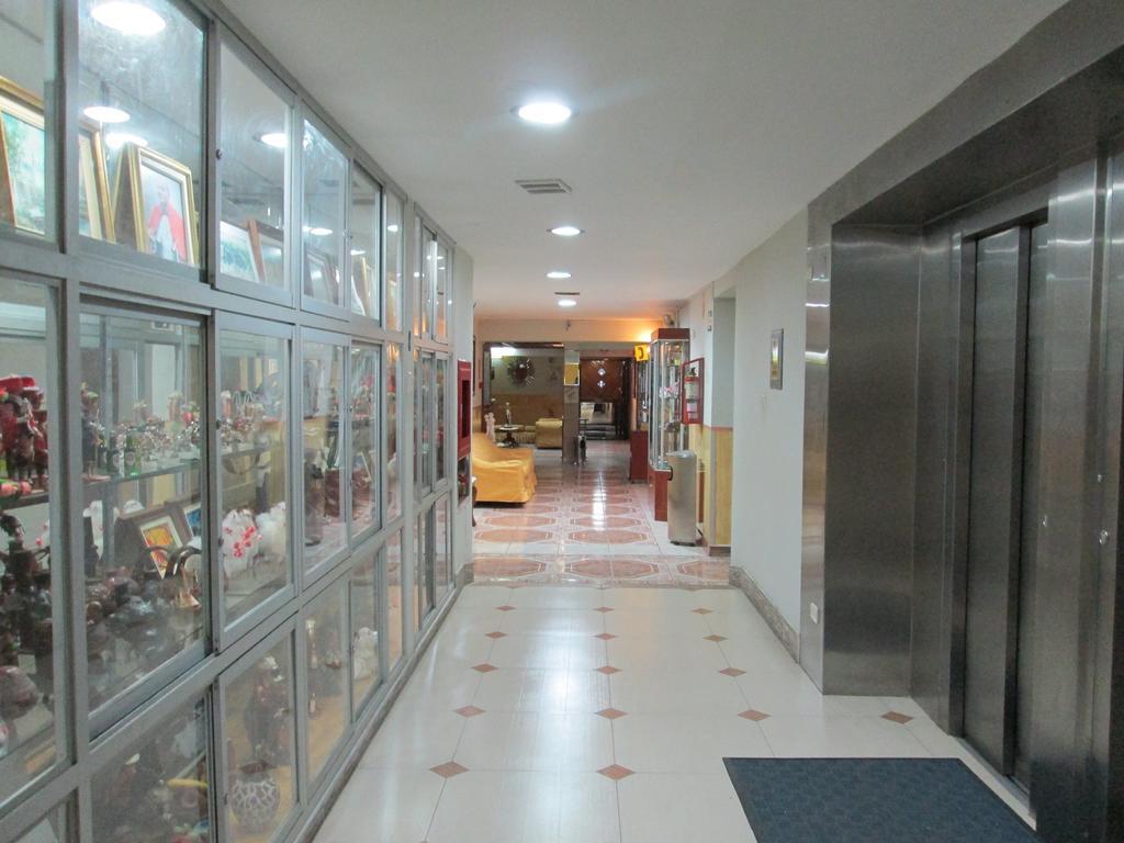 Hotel Panamericano Lima Buitenkant foto