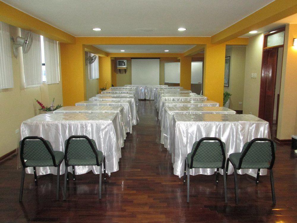 Hotel Panamericano Lima Buitenkant foto