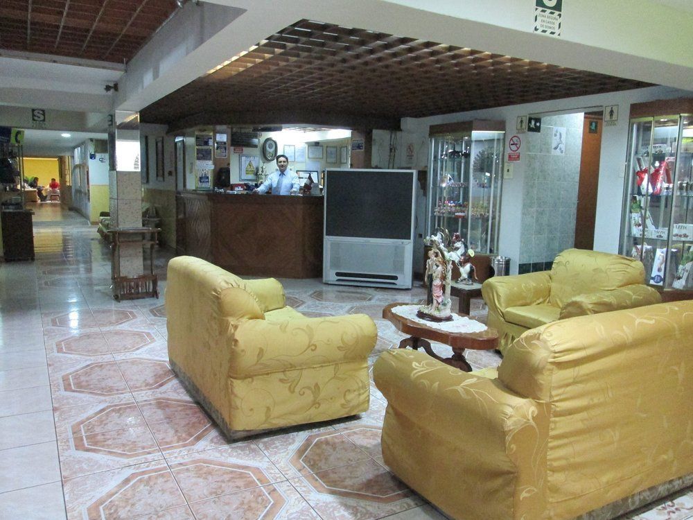 Hotel Panamericano Lima Buitenkant foto