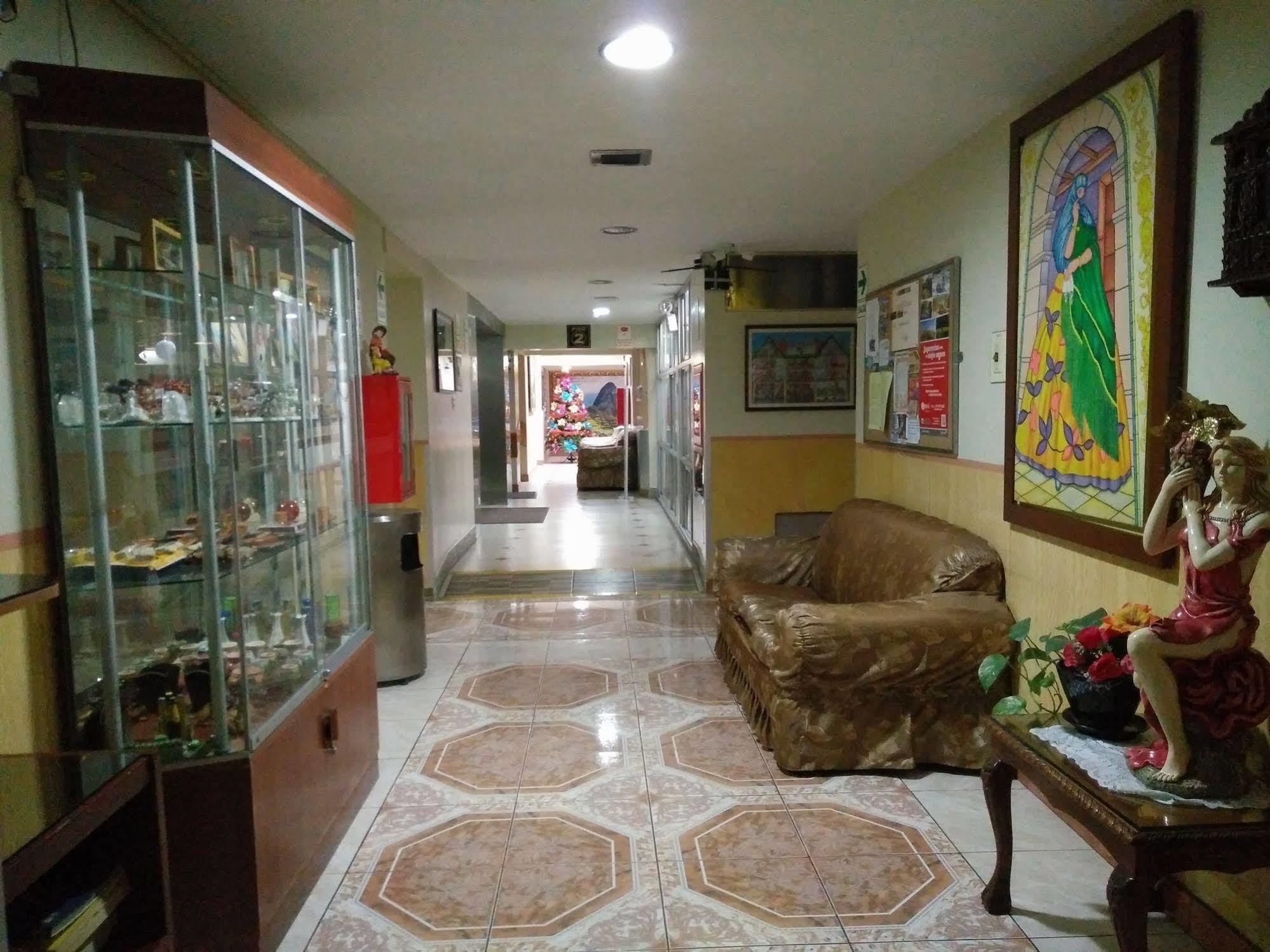 Hotel Panamericano Lima Buitenkant foto