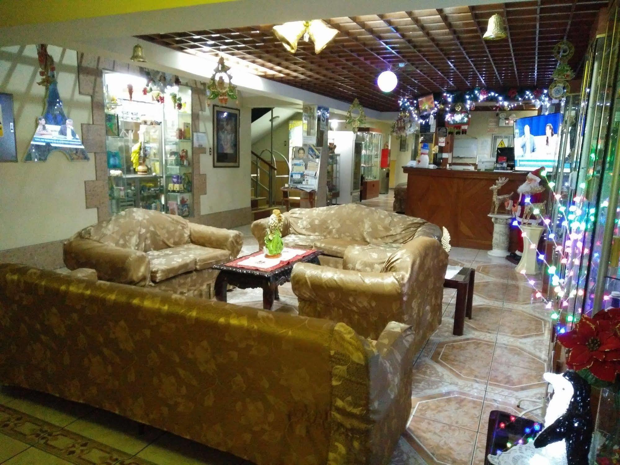 Hotel Panamericano Lima Buitenkant foto