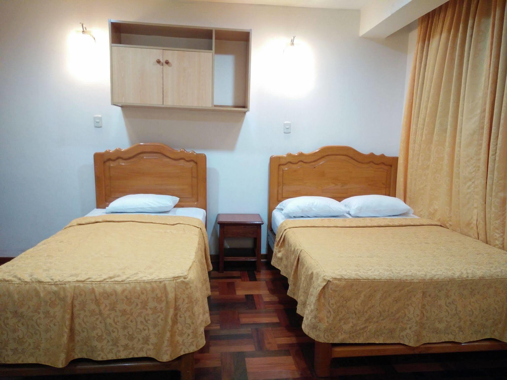 Hotel Panamericano Lima Buitenkant foto