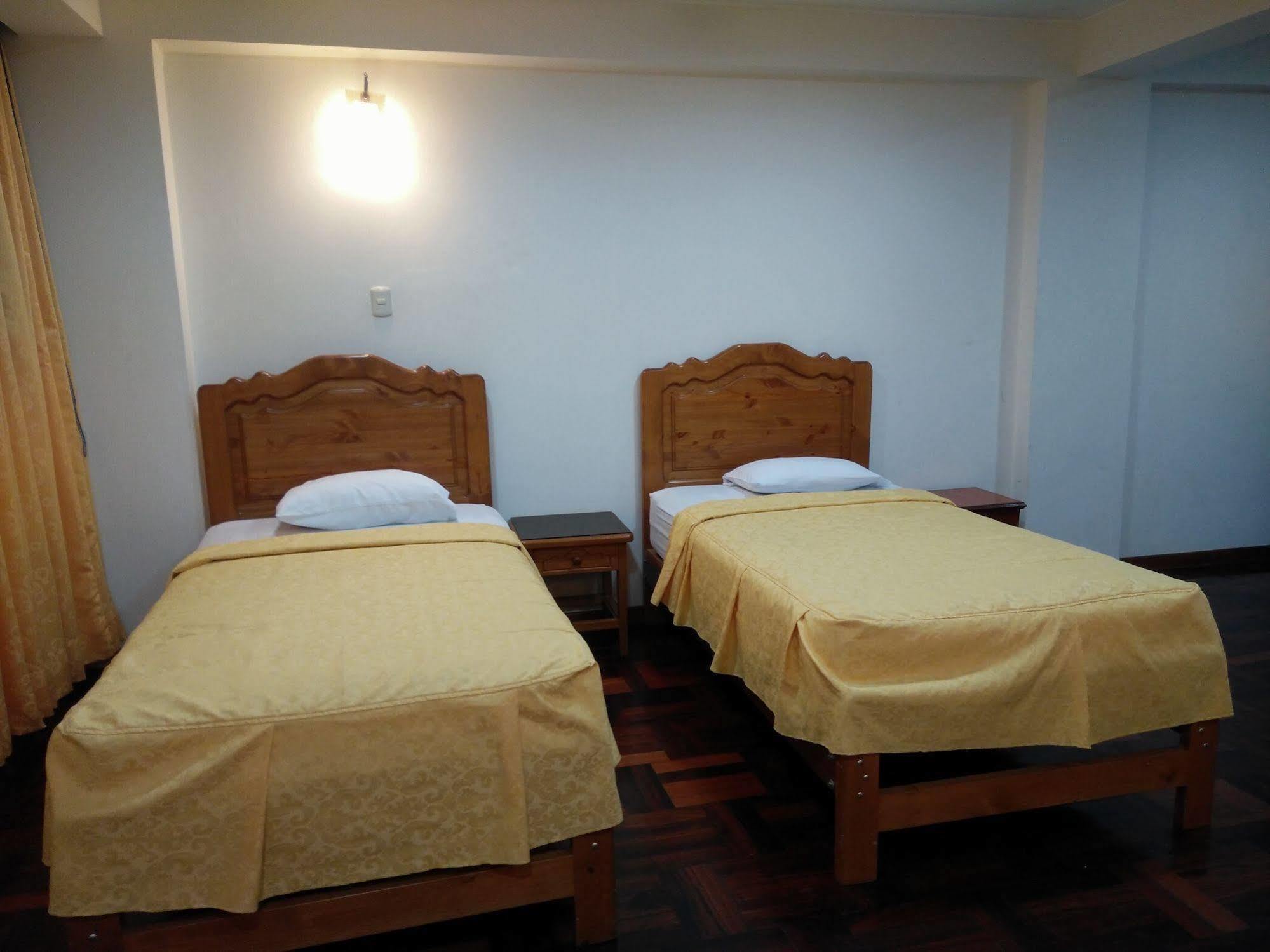 Hotel Panamericano Lima Buitenkant foto