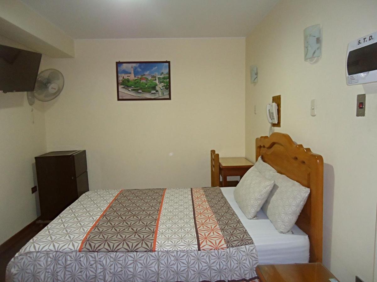 Hotel Panamericano Lima Buitenkant foto